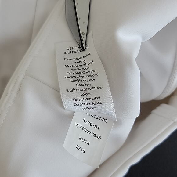 Athleta Mesh Contender Mid-Rise Capri Leggings in White Medium - Picture 13 of 15